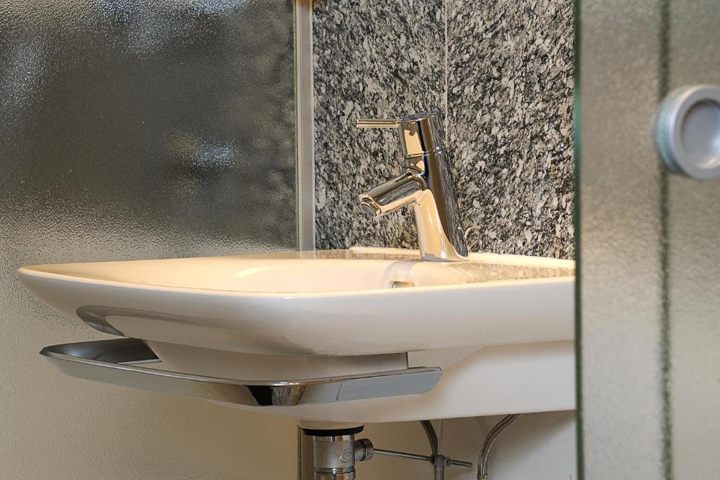 Chasa Altana Apartment Ишгъл Стая снимка